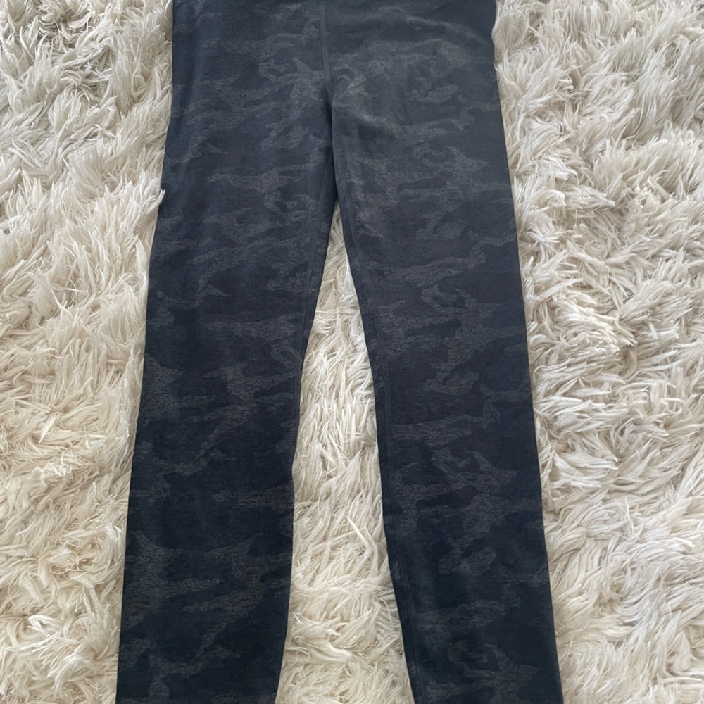 Vuori leggings size medium